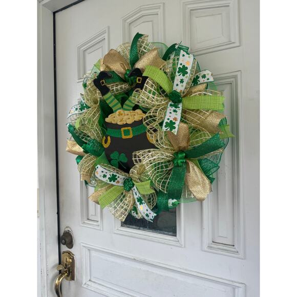 Saint Patricks Day Leprechaun in Pot of Gold Sign Ribbon Wreath Door Hanger - Picture 5 of 7